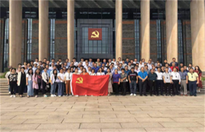 名邦地產阜南項目公司參加非公企業 新生代管理人員研修學習
